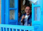 Mesohori_Kafeneon - Bewoner drinkt koffie.jpg