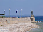 JustGreece.com Monument at kiezelbeach Vrondados - Island of Chios - Foto van JustGreece.com