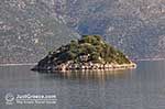 Small island in The bay of Molos - Ithaki - Ithaca - Photo 010 - Photo JustGreece.com