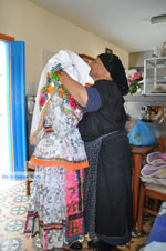 JustGreece.com Traditionele klederdracht Olympos Karpathos | Greece  Photo 002 - Foto van JustGreece.com