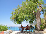 JustGreece.com Relaxen on een bankje in Agios Nikitas - Lefkada (Lefkas) - Foto van JustGreece.com