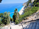 JustGreece.com 350 trappen Egremni beach - Lefkada (Lefkas) - Foto van JustGreece.com