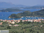 JustGreece.com View to Nidri (Nydri) and the eilanden Skorpios and Meganissi Photo 1 - Lefkada (Lefkas) - Foto van JustGreece.com