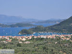 View to Nidri (Nydri) and the eilanden Skorpios and Meganissi Photo 2 - Lefkada (Lefkas) - Photo JustGreece.com