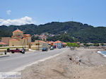 The hoofdweg langs the kust near Karlovassi - Island of Samos - Photo JustGreece.com