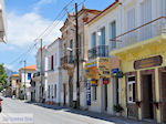Traditionele gebouwen langs the hoofdweg in Karlovassi - Island of Samos - Foto van JustGreece.com