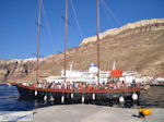 JustGreece.com The harbour of Athinios Santorini (Thira) - Photo 20 - Foto van JustGreece.com