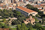 JustGreece.com The Agioi Apostoloi Church with daarachter the Stoa of Attalos - Foto van JustGreece.com