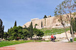 JustGreece.com Ingang Photo Dionysos theater Athens ten zuidoosten of the Acropolis - Foto van JustGreece.com