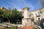 JustGreece.com The Lysikrates-monument in Plaka Athens  - Foto van JustGreece.com