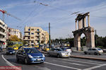 JustGreece.com The Arch of Hadrian on the busy Leoforos Amalias. (Attica) - Foto van JustGreece.com