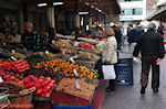 The Athenian market - Groenten, fruit, olijven, alle soorten noten - The Athenian market - Photo JustGreece.com