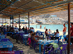 Dagjestoeristen Pserimos on terras - Photo JustGreece.com