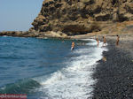 The zwarte pebble beach Mandraki (Nisyros) - Photo JustGreece.com