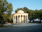 Bezieswaardigheid on the Esplanade of Corfu town - Photo JustGreece.com