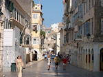 JustGreece.com Shopping street Corfu town - Foto van JustGreece.com
