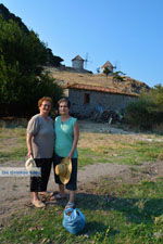 JustGreece.com Maria Gritzeli with haar nicht Anastasta in Kontias Limnos (Lemnos) | Greece Photo 4 - Foto van JustGreece.com