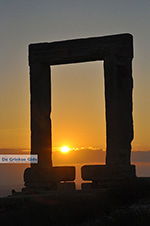 JustGreece.com Portara Naxos town - Cyclades Greece - nr 4 - Foto van JustGreece.com