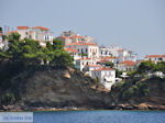 JustGreece.com Met the boot to Skiathos town Photo 1 - Foto van JustGreece.com