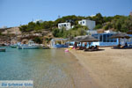 JustGreece.com Achladi, beach in The bay of Vari | Syros | Greece nr 3 - Foto van JustGreece.com