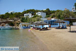 JustGreece.com Achladi, beach in The bay of Vari | Syros | Greece nr 5 - Foto van JustGreece.com